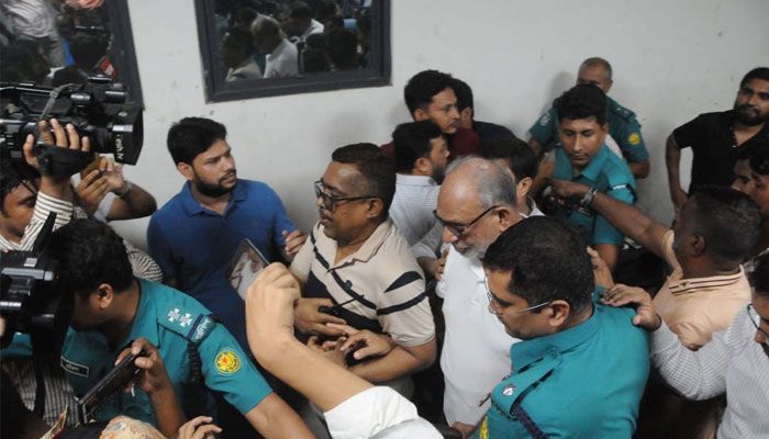 ওকালতনামায় স্বাক্ষর করলেন না লতিফ সিদ্দিকী