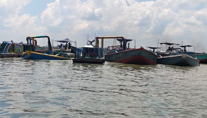 প্রতিদিনের বাংলাদেশে প্রকাশিত সংবাদে নড়েচড়ে বসেছে প্রশাসন: বালু উত্তোলনে জরিমানা দুই লাখ