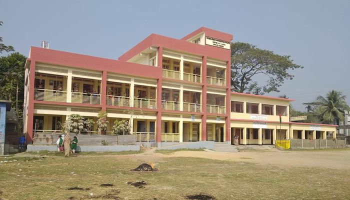 নোয়াখালীতে নলকূপ চুরিতে পানির কষ্টে ৩৬০ শিক্ষার্থী 