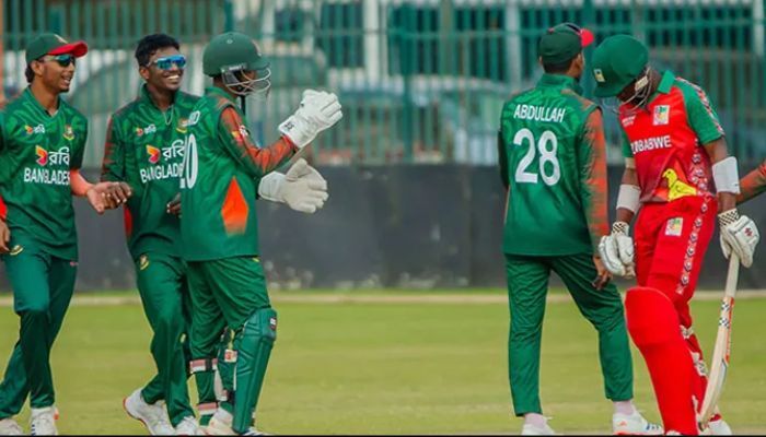 জিম্বাবুয়েকে  ১৬০ রানে হারিয়ে জয় অব্যাহত রেখেছে যুবারা