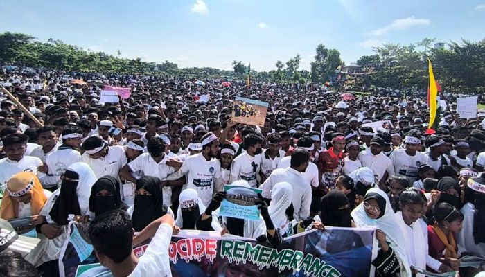 স্বদেশে ফিরতে বিশ্ববাসীকে পাশে চান রোহিঙ্গারা