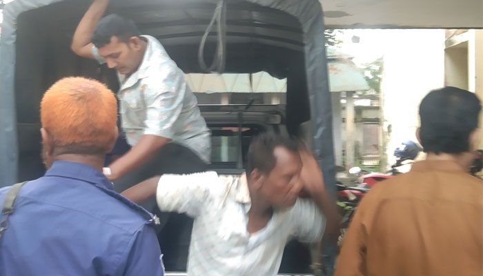 সৈয়দপুরে ২ ভুয়া ডিবি পুলিশ আটক