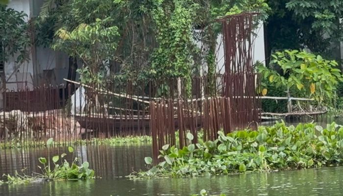 ৫ বছরেও শেষ হয়নি সেতুর নির্মাণকাজ