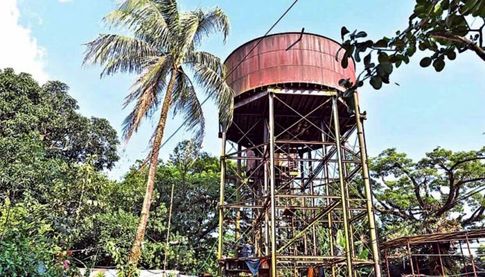 সিলেট নগরীর ভূগর্ভস্থ পানির স্তর ক্রমাগত নিচে নেমে যাওয়ায় অকেজো পানির ট্যাংক। প্রবা ফটো