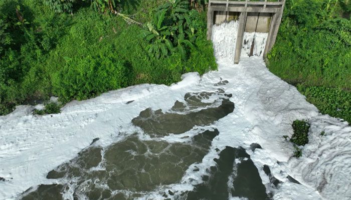 মিরপুরের বর্জ্যে তুরাগে ভয়াবহ দূষণ