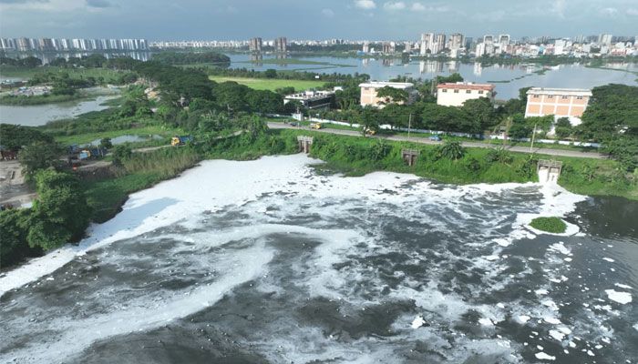 মিরপুরের বর্জ্যে তুরাগে ভয়াবহ দূষণ