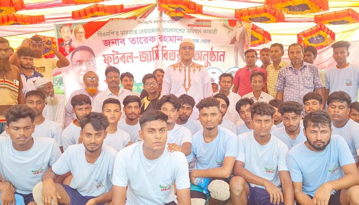 নির্বাচনী প্রচারণায় সরব উল্লাপাড়ার খান সাইদ হাসান