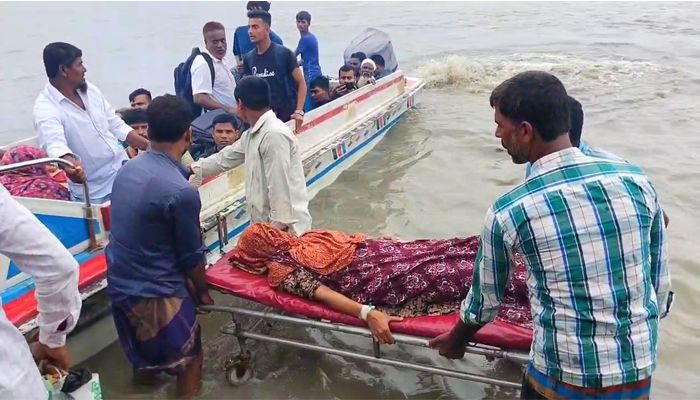 অচল নৌ-অ্যাম্বুলেন্স, ঝুঁকিতে রোগীরা