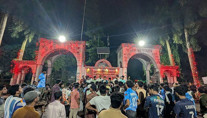 ইবি শিক্ষার্থীকে শ্বাসরোধে হত্যা, বিচারের দাবিতে উত্তাল ক্যাম্পাস