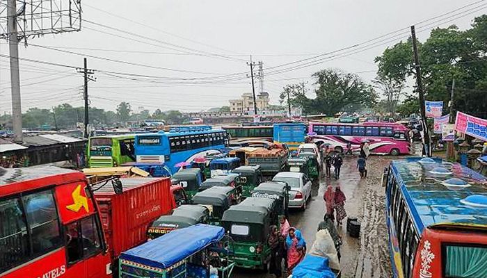 সুবিপ্রবি শিক্ষার্থীদের সঙ্গে বাকবিতণ্ডা, পরিবহন শ্রমিকদের ধর্মঘট