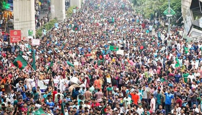 শহীদ পরিবারে অনুদানের অর্থ তৈরি করেছে বিভাজন