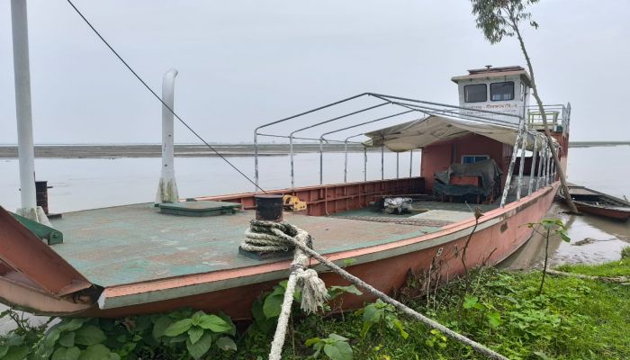 কোটি টাকার রেসকিউ বোট অকেজো আজও তিস্তাপাড়ে