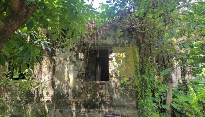 জরাজীর্ণ দুমকীর সরকারি কমিউনিটি সেন্টার