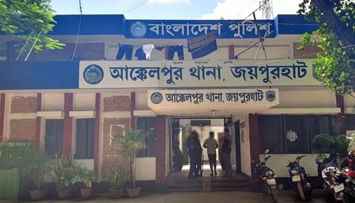 জয়পুরহাটে শিশুকে ধর্ষণচেষ্টা, ইমাম গ্রেপ্তার