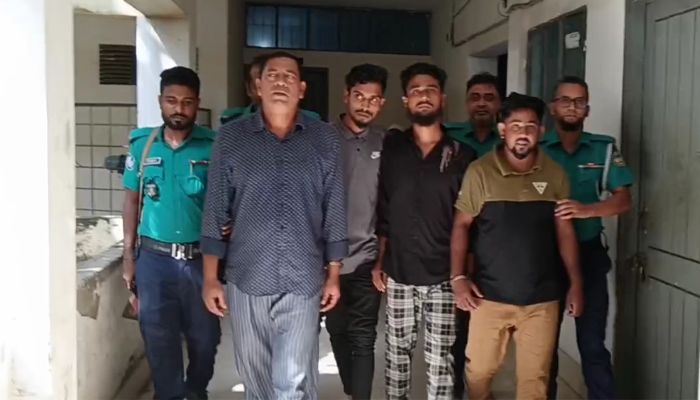 প্রবা ফটো।