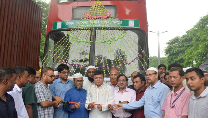 বেরোবিতে শিক্ষার্থীদের যাতায়াতে ৭টি বাসের উদ্বোধন
