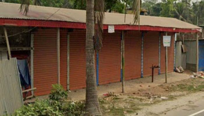 সংখ্যালঘু পরিবারের জমি জবরদখল করে মার্কেট নির্মাণের অভিযোগ
