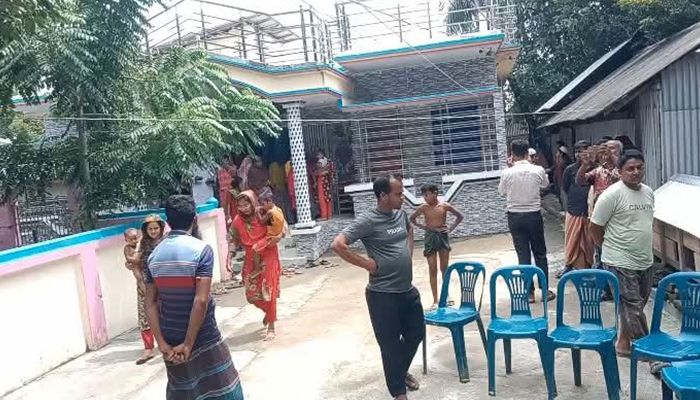 প্রবাসীর স্ত্রী গায়ে আগুন দিয়ে আত্মহত্যা