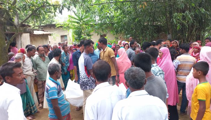 মাথায় কোপ দিয়ে স্ত্রীকে হত্যা, স্বামী গ্রেপ্তার