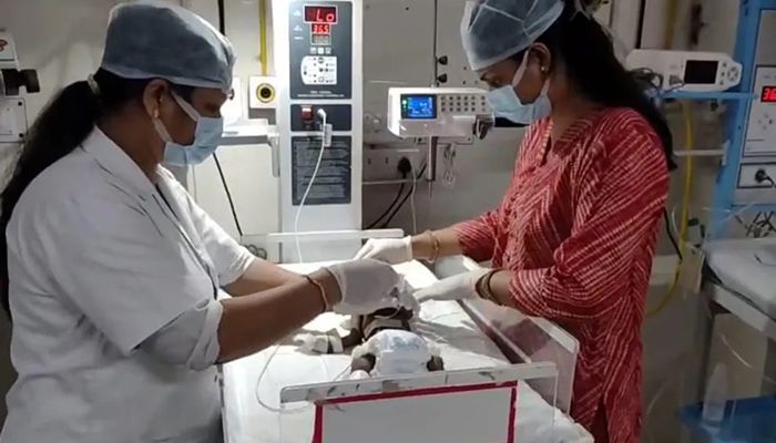 ২০ দিনের শিশুকে ‘জীবন্ত কবর’!