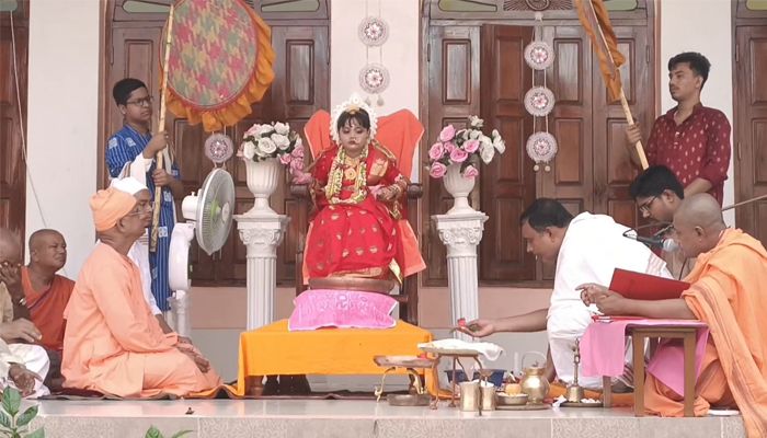 রাজকৃষ্ণ আশ্রমে উৎসবমুখর পরিবেশে কুমারী পূজা 