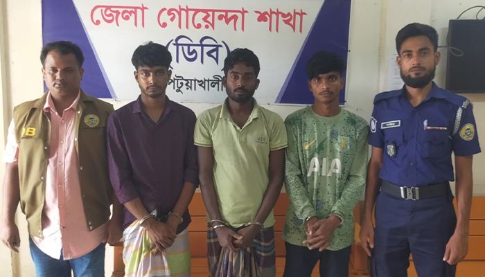 ডাকা‌তি ও গণধর্ষণের ঘটনায় গ্রেপ্তার ৩