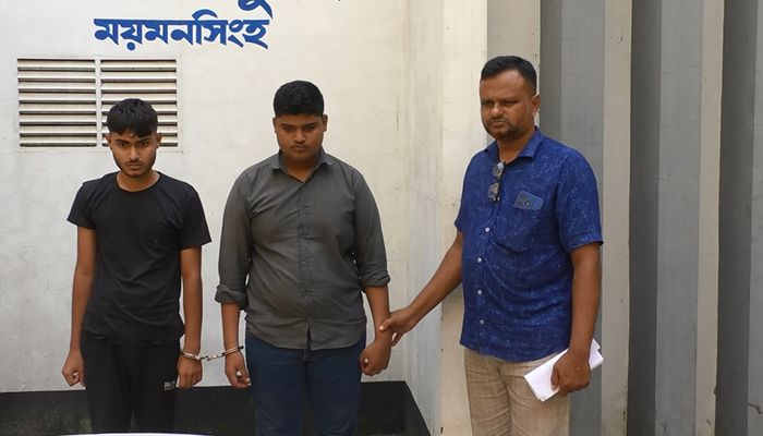 আদিবাসী নারী শিক্ষার্থীর গোসলের ভিডিও ধারণ, গ্রেপ্তার ২