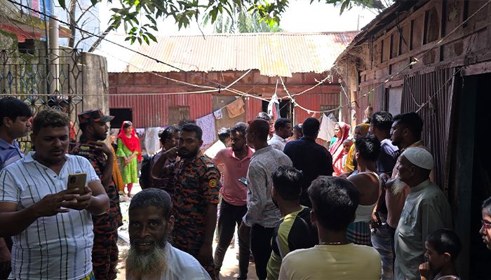 গ্যাসের লিকেজ থেকে বিস্ফোরণ, একই পরিবারের দগ্ধ ৫