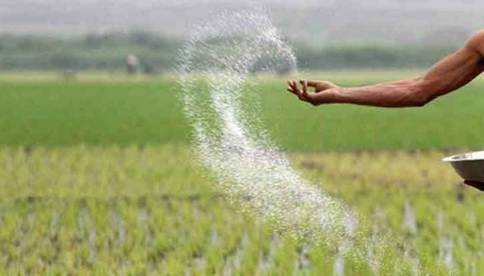 সংকট মোকাবিলায় বাড়ছে সারের মজুদ