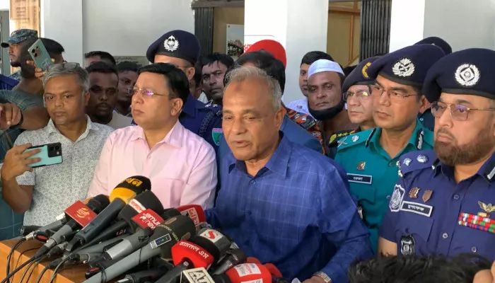 নির্বাচনে নৌ ও বিমানবাহিনীর সদস্যরাও দায়িত্বে থাকবেন:  স্বরাষ্ট্র উপদেষ্টা