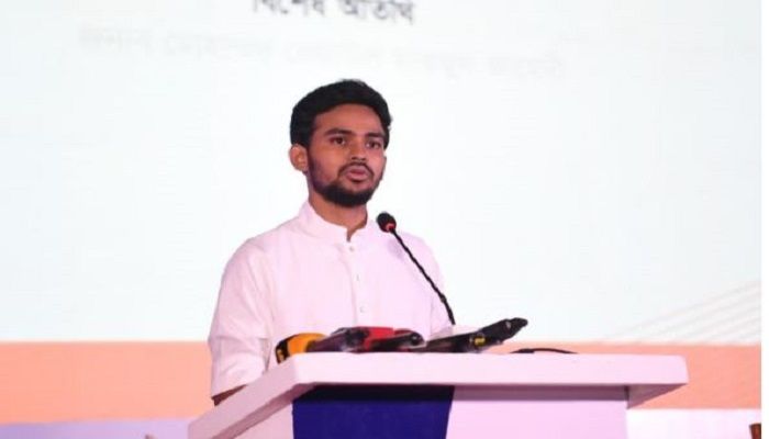 মেধাভিত্তিক নিয়োগ হলে সবাই দেশের সম্পদ হবে : উপদেষ্টা আসিফ