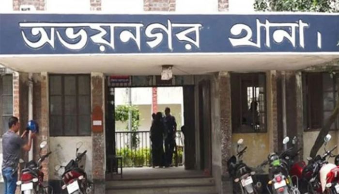  অভয়নগরে মাছ চোর সন্দেহে একজনকে কুপিয়ে হত্যা, আটক ৪