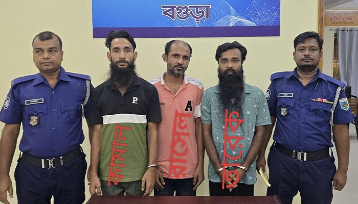 ডিবি পুলিশ পরিচয়ে ডাকাতি, গ্রেপ্তার ৭