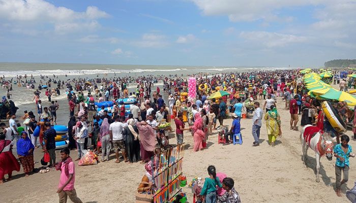 কক্সবাজার নামেই প্রধান পর্যটনকেন্দ্র, সুযোগ-সুবিধায় নয়