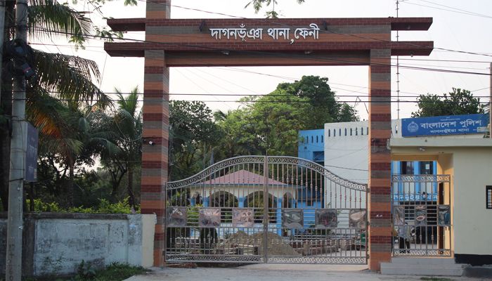 ফেনীতে স্বামীকে কুপিয়ে হত্যা, অভিযুক্ত স্ত্রী আটক 