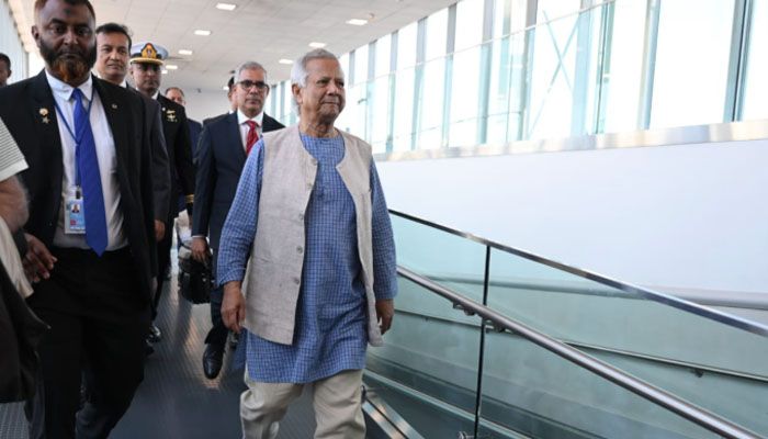 নিউইয়র্ক পৌঁছেছেন প্রধান উপদেষ্টা 