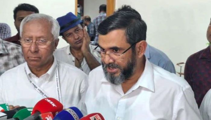 ফেরারি আসামিদের ভোটে অযোগ্য রাখার প্রস্তাব