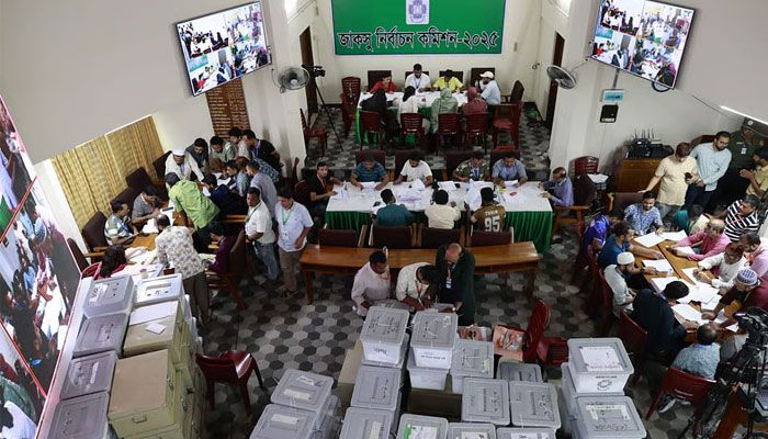 জাকসু নির্বাচন : ২১ টির মধ্যে ১৫ হলের ভোট গণনা শেষ