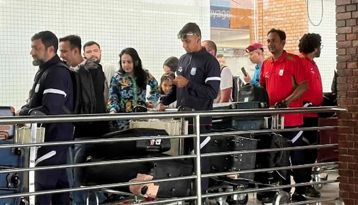 নেপাল থেকে ঢাকায় ফিরছে বাংলাদেশ ফুটবল দল