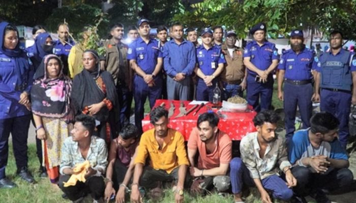 মাদক ও  অস্ত্রসহ আটক ২৪, পাঁচ জনকে কারাদণ্ড