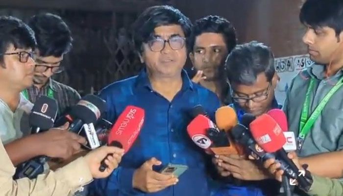 জাকসু নির্বাচন কমিশনারের পদত্যাগ