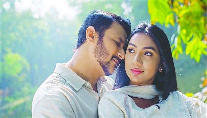 জেরিন চরিত্রে অভিনয় করেছেন সুনেরাহ বিনতে কামাল ও এফএস নাঈম অভিনয় করেছেন রাকিন চরিত্রে। 