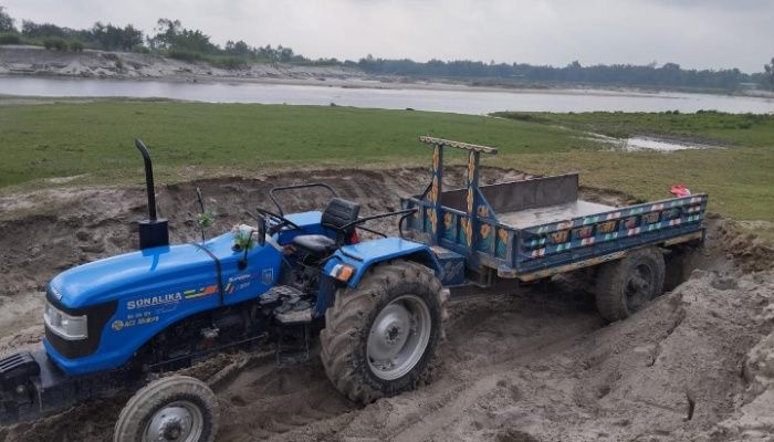 যুবলীগ নেতার অবৈধভাবে নদীর বালু বিক্রি, ২ লাখ টাকা জরিমানা 