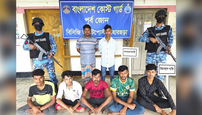 পাহাড় থেকে অপহৃত ৫ জন উদ্ধার, আটক ২