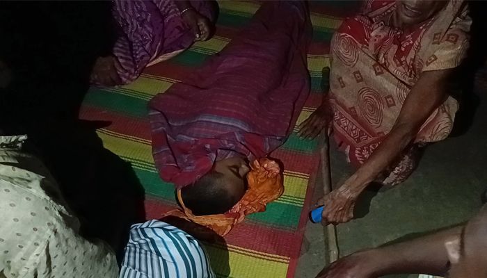 সাপে কেটে প্রাণ গেল শিশুর