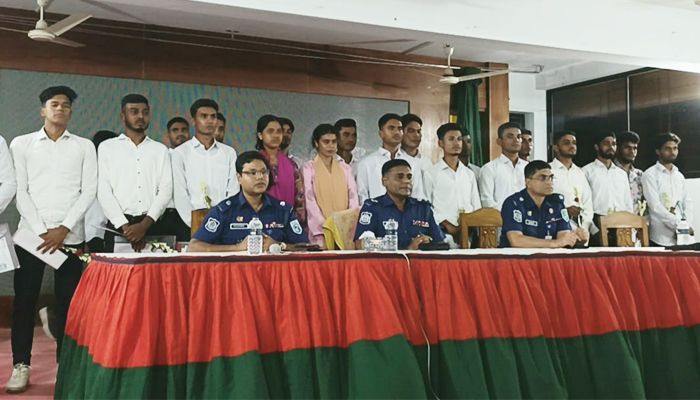 ঘুষ-তদবির ছাড়াই ১৯ জন পেলেন পুলিশের চাকরি 