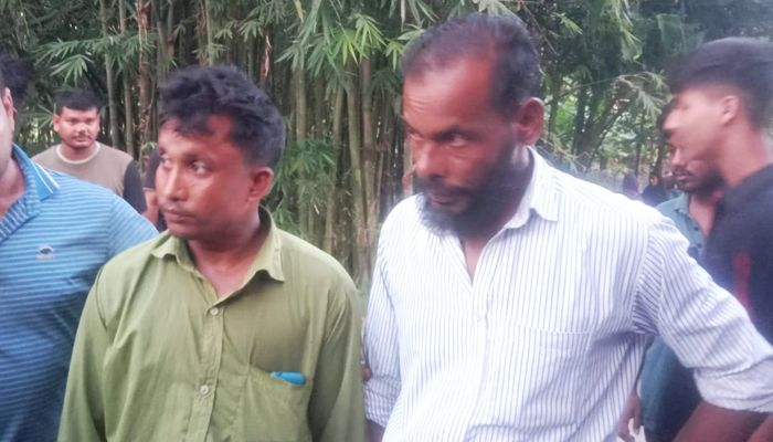 খাদ্যবান্ধব কর্মসূচির ১৭ বস্তা চাল জব্দ, গ্রেপ্তার ২
