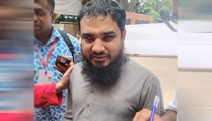 ব্রেইল ভোট দিয়ে উচ্ছ্বসিত দৃষ্টিপ্রতিবন্ধী ফারুক