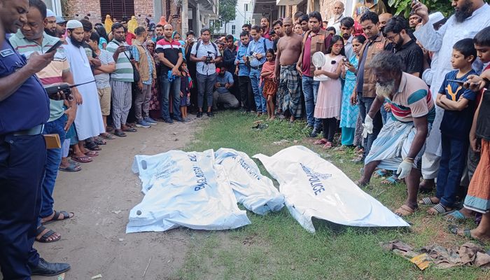 মানিকগঞ্জে একটি ফ্ল্যাট থেকে ২ সন্তানসহ মায়ের মরদেহ উদ্ধার 