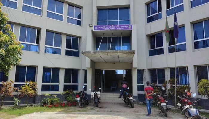 গোয়ালন্দে সড়কে প্রাণ গেল স্বামী-স্ত্রীর
